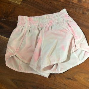 Lululemon Tracker shorts 4” in tie-dye pink